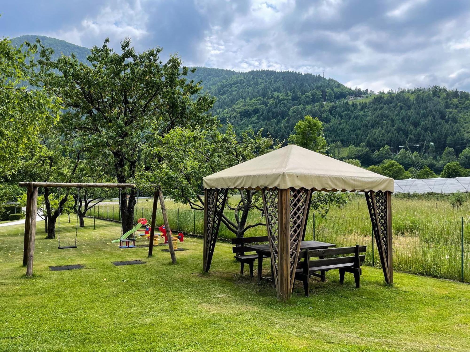 Residence Zecchini Tiarno di Sotto ภายนอก รูปภาพ